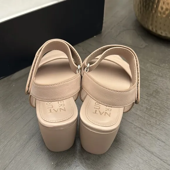 NATURALIZER GenN-Trace Ankle Strap Sandals