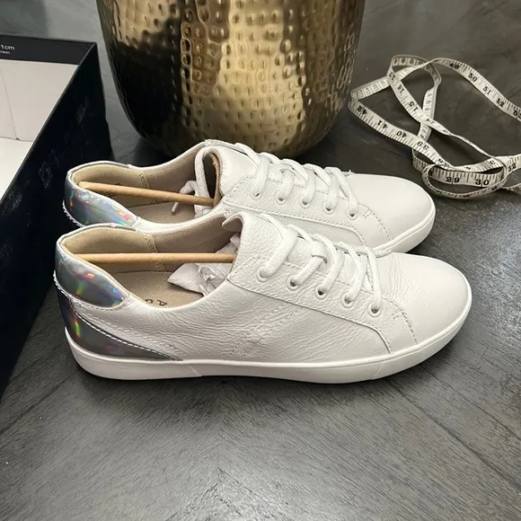 NATURALIZER Morrison Sneakers