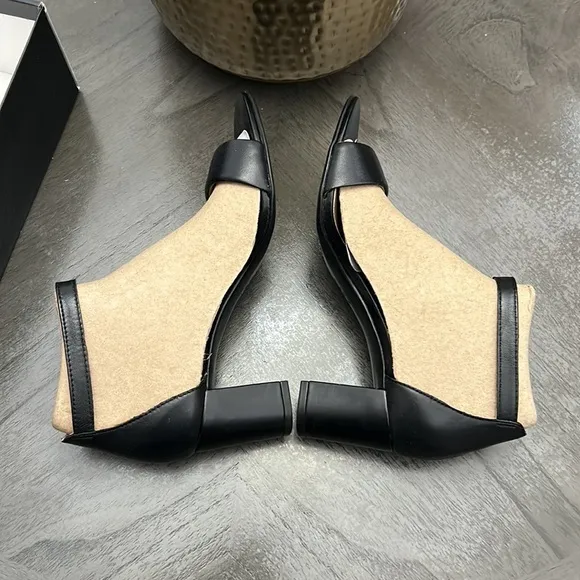 NATURALIZER Vera Ankle Strap Sandals
