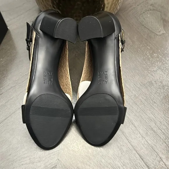NATURALIZER Vera Ankle Strap Sandals