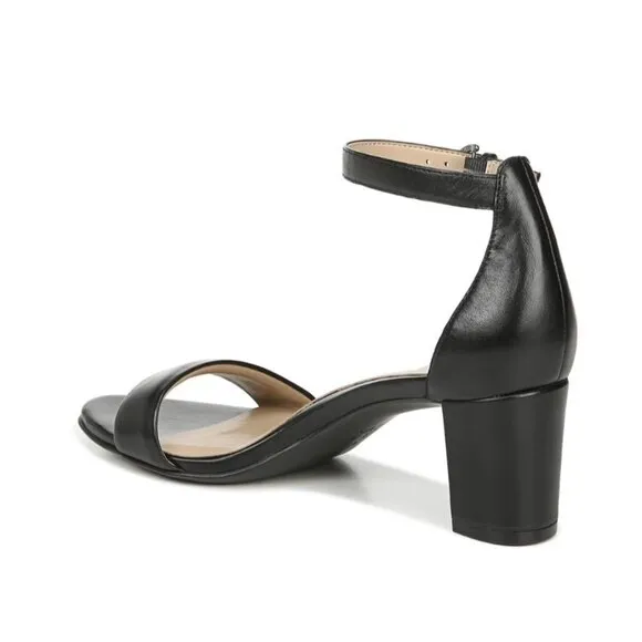 NATURALIZER Vera Ankle Strap Sandals