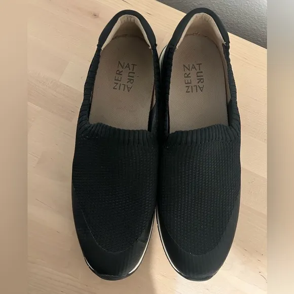 NaturalizerLafayette Slip-on Sneakers Black Size 9.5
