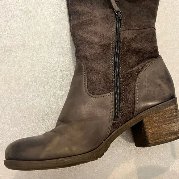 NAYA knee high boots. 8.5