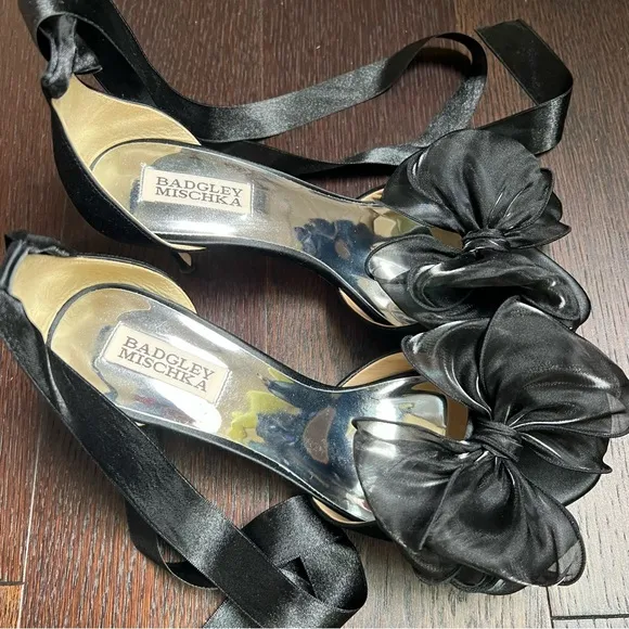 NEW - BADGLEY MISCHKA Neryssa Satin Ankle-wrap Bow Sandals In Black Satin