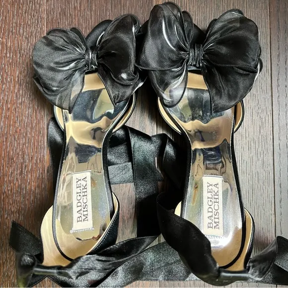 NEW - BADGLEY MISCHKA Neryssa Satin Ankle-wrap Bow Sandals In Black Satin