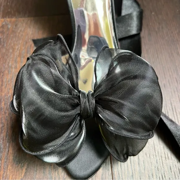 NEW - BADGLEY MISCHKA Neryssa Satin Ankle-wrap Bow Sandals In Black Satin