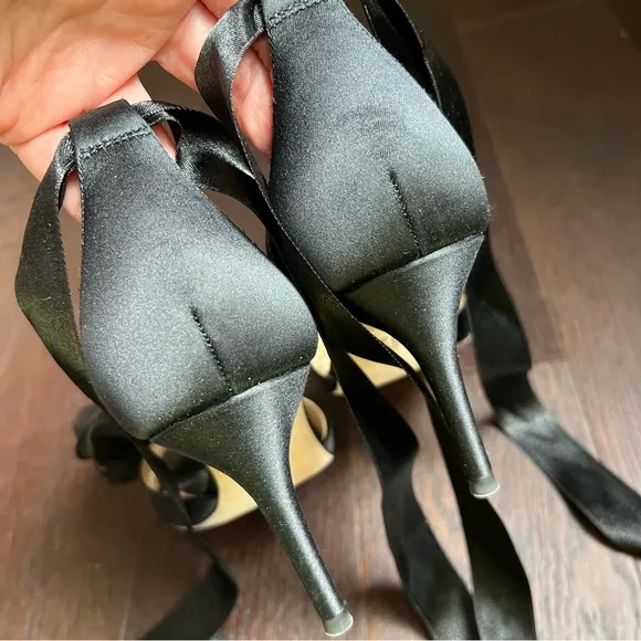 NEW - BADGLEY MISCHKA Neryssa Satin Ankle-wrap Bow Sandals In Black Satin