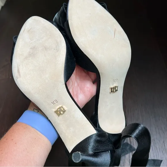 NEW - BADGLEY MISCHKA Neryssa Satin Ankle-wrap Bow Sandals In Black Satin