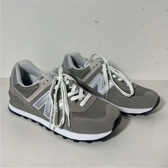 New Balance 574  Sneakers US 7 Men’s Women’s 8.5