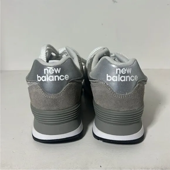 New Balance 574  Sneakers US 7 Men’s Women’s 8.5