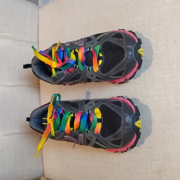 New Balance 610 V3 Trail Running Sneakers Black Pink
