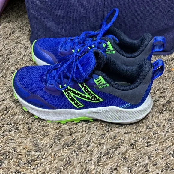 New Balance Kid YPNTRLL Blue Synthetic Trail Running Shoes Lace Up Sneakers