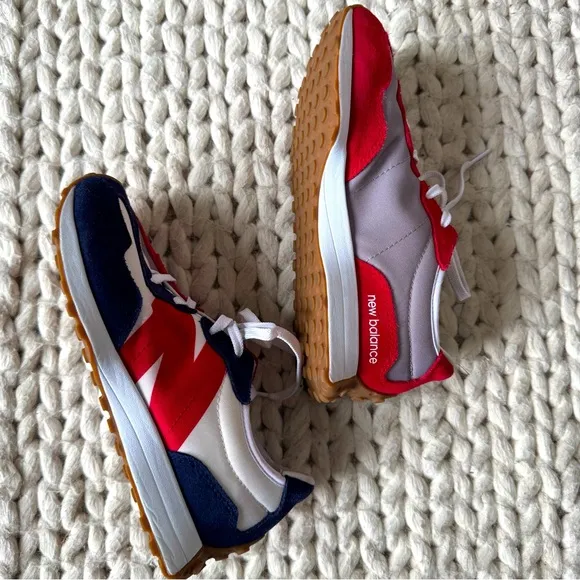 New Balance Men’s 327 Navy Red, size M 4.5/ W 6.5