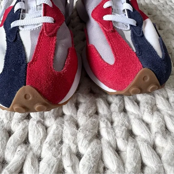 New Balance Men’s 327 Navy Red, size M 4.5/ W 6.5