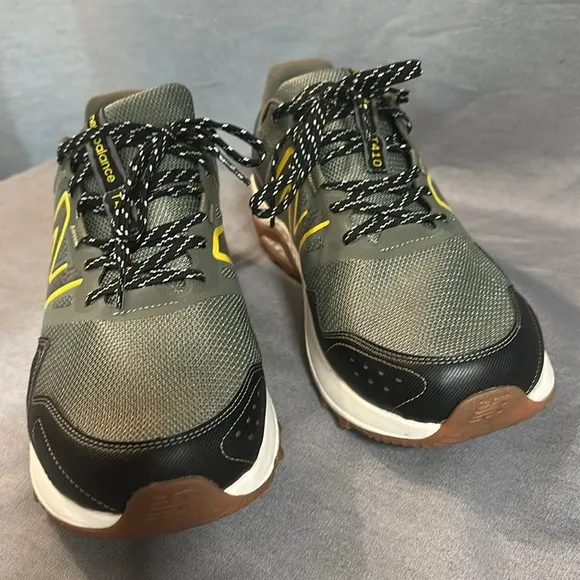 New Balance Mens T410 Trail Running sneakers Green Black Size 12