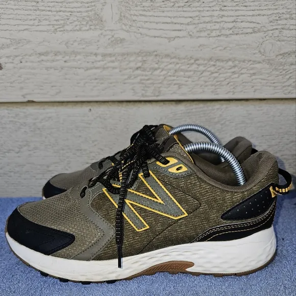 New Balance Men's Trail Running Shoes Sneakers Size:9~Sage Green/Black