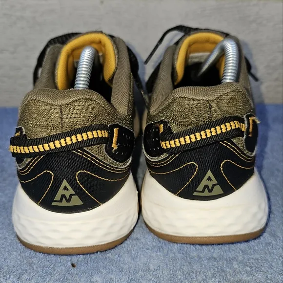 New Balance Men's Trail Running Shoes Sneakers Size:9~Sage Green/Black