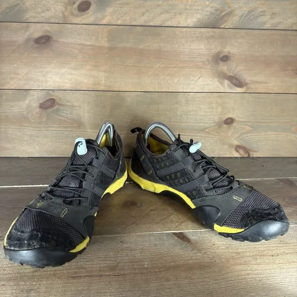 new balance minimus mens size 9 shoes black yellow trail running sneakers