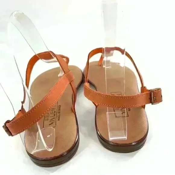 New Bruno Valenti womens sandals size 7 orange leather t-strap gem