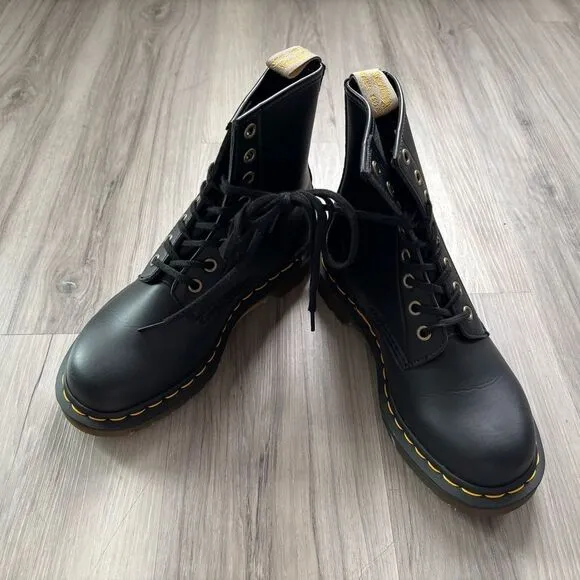 NEW Doc Martens Women's 6 Black High Top Boots