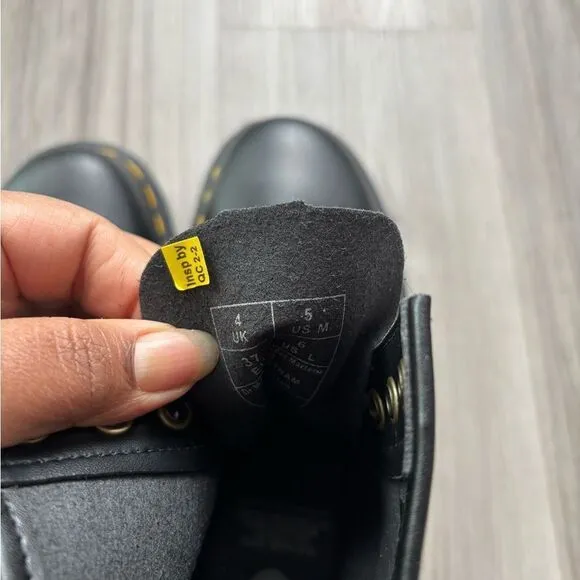 NEW Doc Martens Women's 6 Black High Top Boots