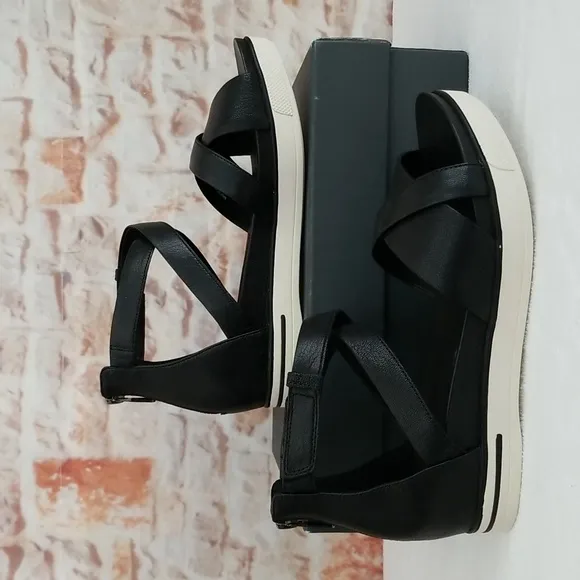 New Eileen Fisher Sally Leather Sandals