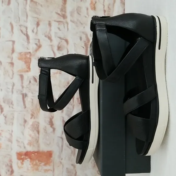 New Eileen Fisher Sally Leather Sandals