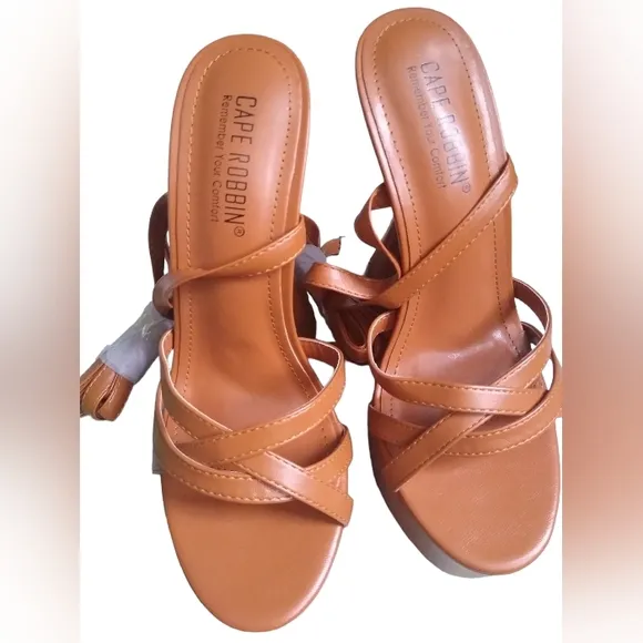 New Faux Leather Sculpted Strappy Tan Brown Platform Chunky Heel Sandals Size 8