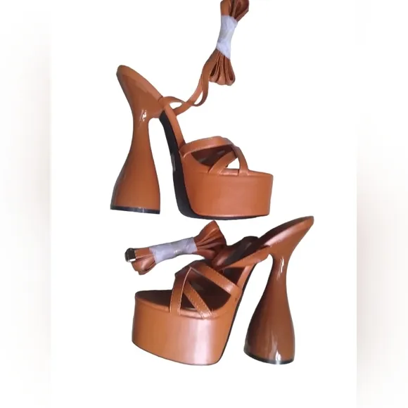 New Faux Leather Sculpted Strappy Tan Brown Platform Chunky Heel Sandals Size 8