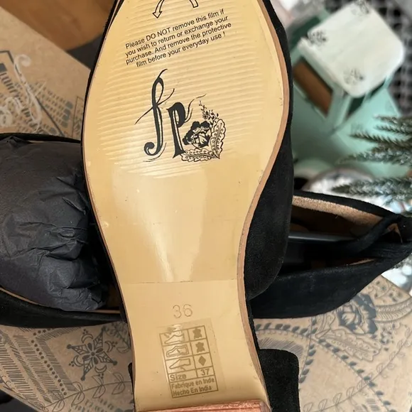 NEW IN BOX FREE PEOPLE Noelle Wrap Flat Suede Slip On Ballet Flats SIZE: 6
