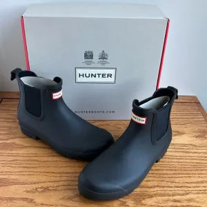NEW IN BOX - Hunter Men’s Original Chelsea Boots - Size 9 - Black