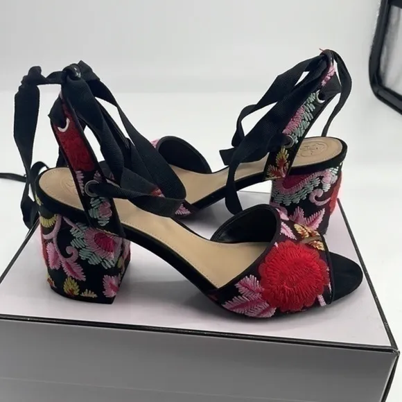 New in box NANAN ANKLE WRAP SANDALS red black flowers new in box size 7