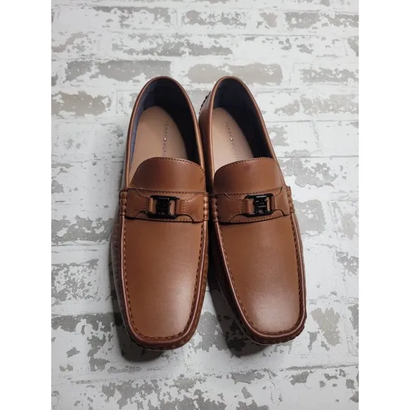 NEW IN BOX Tommy Hilfiger Attle Brown Loafers Men s 10.5