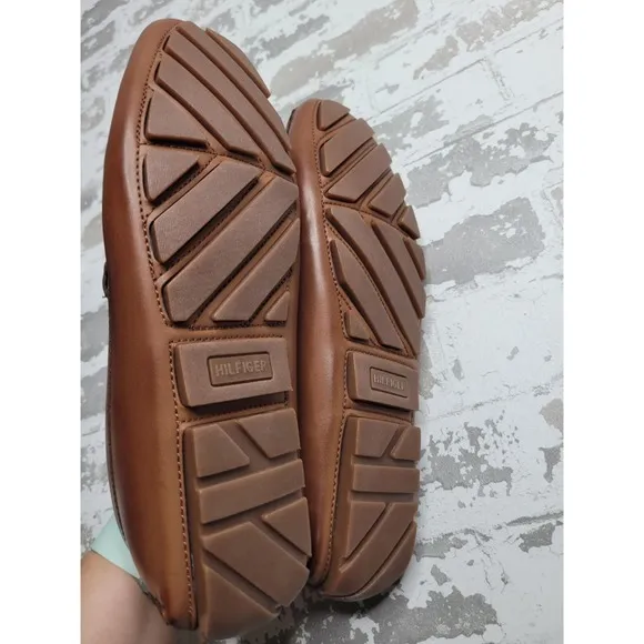NEW IN BOX Tommy Hilfiger Attle Brown Loafers Men s 10.5