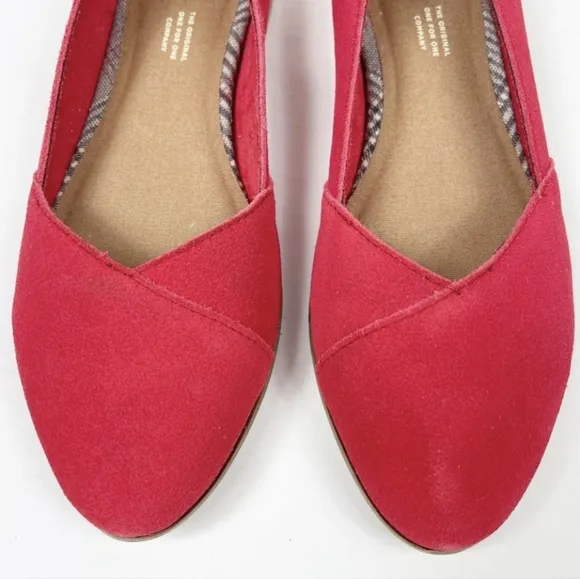 New In Box TOMS Julie Poinsettia Suede Ballerina Flat Size 10 Red 10014182