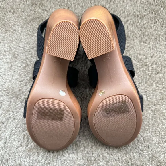 New INC International Concepts $89 Roesiaf Platform Block Heel Sandals Size 10