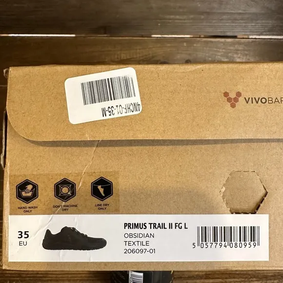 New NIB Big Kids Vivo Barefoot Primus Trail II Black Athletic Sneakers 35 US 4 Y