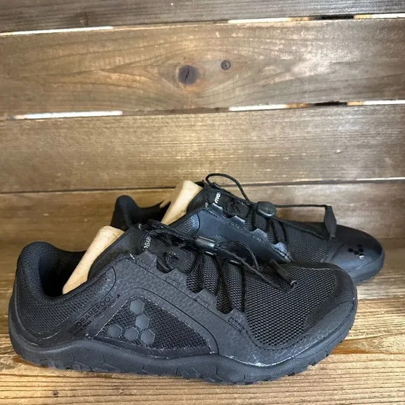 New NIB Big Kids Vivo Barefoot Primus Trail II Black Athletic Sneakers 35 US 4 Y
