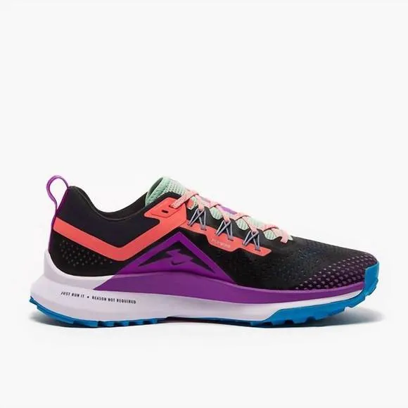 NEW NIKE men's react pegasus trail 4 sneaker in black/magic ember-purple