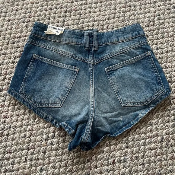 NEW Size 26 Free People We The Free Prince Street Medium Wash Denim Micro Shorts