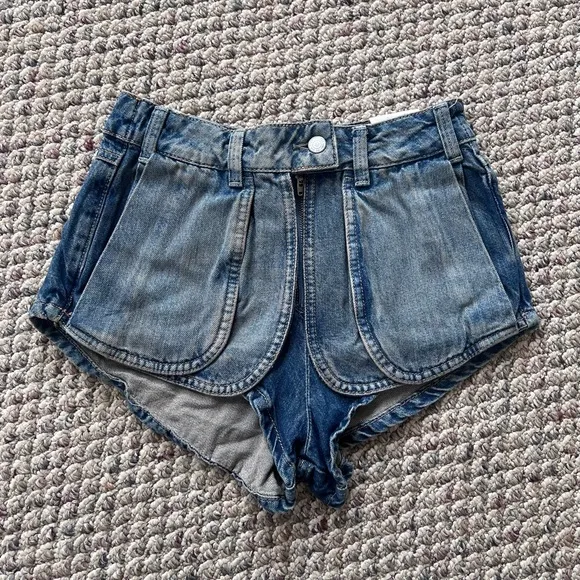 NEW Size 26 Free People We The Free Prince Street Medium Wash Denim Micro Shorts