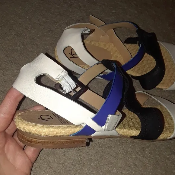 NEW size 8.5 Kelsi Dagger Flat Sandals