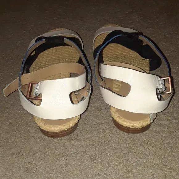 NEW size 8.5 Kelsi Dagger Flat Sandals