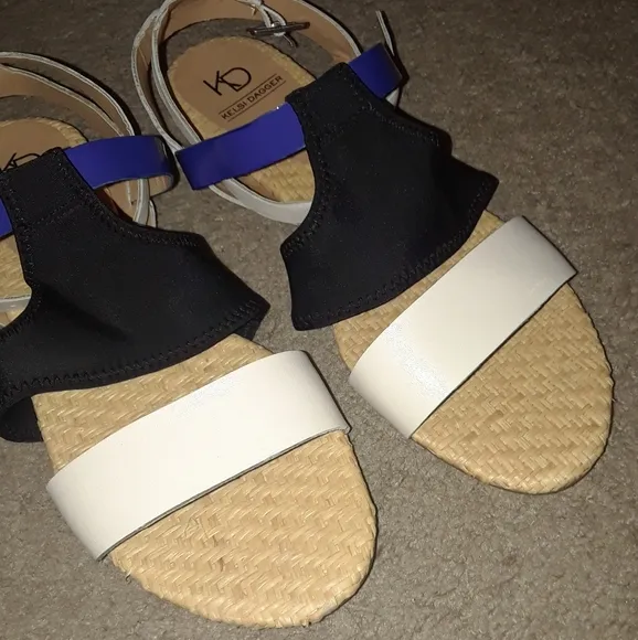 NEW size 8.5 Kelsi Dagger Flat Sandals