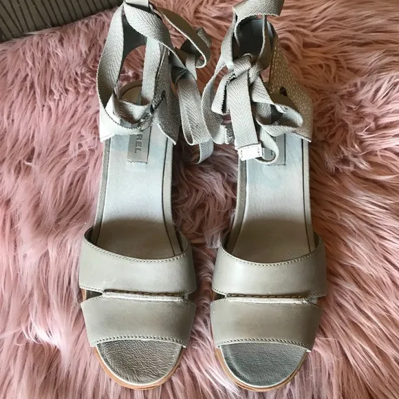 NEW Sorel Joanie wrap wedge heel sandals