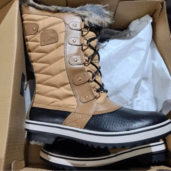 New Sorel Tofino II Women's Waterproof Boots Size 10 Curry, Fawn
