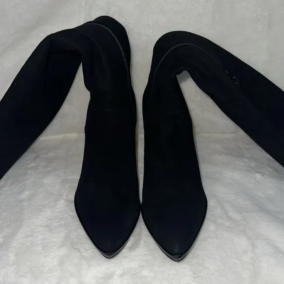 🔥🔥🔥NEW Stuart Weitzman Black Suede Knee High Boots High Heels