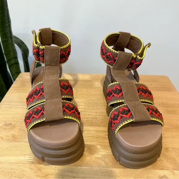 NEW Ugg Ashton Heritage Embroidered Lug Sandals