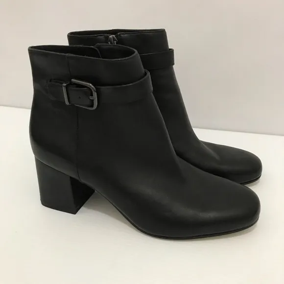 New Via Spiga Black Ankle Boots Size 8M