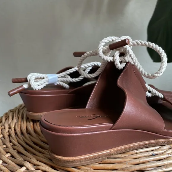 NEW Vince beautiful brown leather wrap around rope wedge sandals
